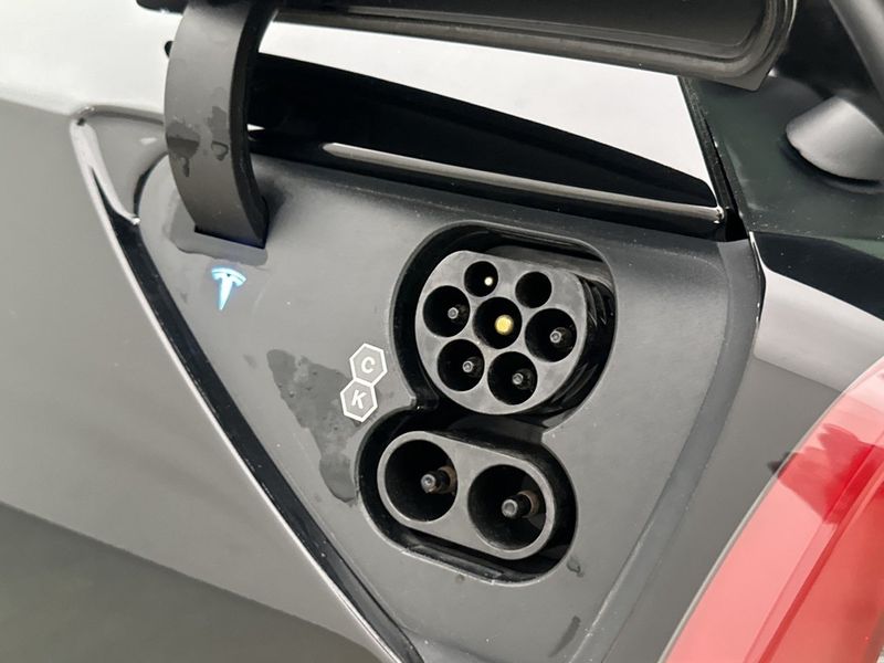 Tesla Model Y bild 12