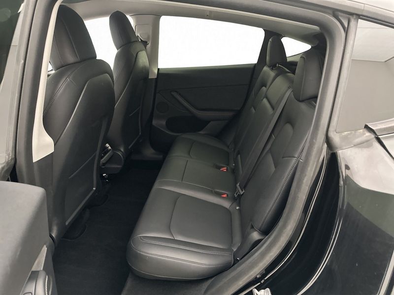 Tesla Model Y bild 31