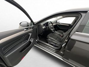 Volkswagen Passat bild 8