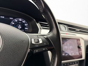 Volkswagen Passat bild 18