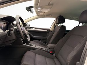 Volkswagen Passat bild 13
