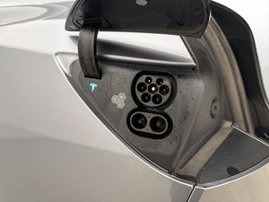 Tesla Model Y bild 12
