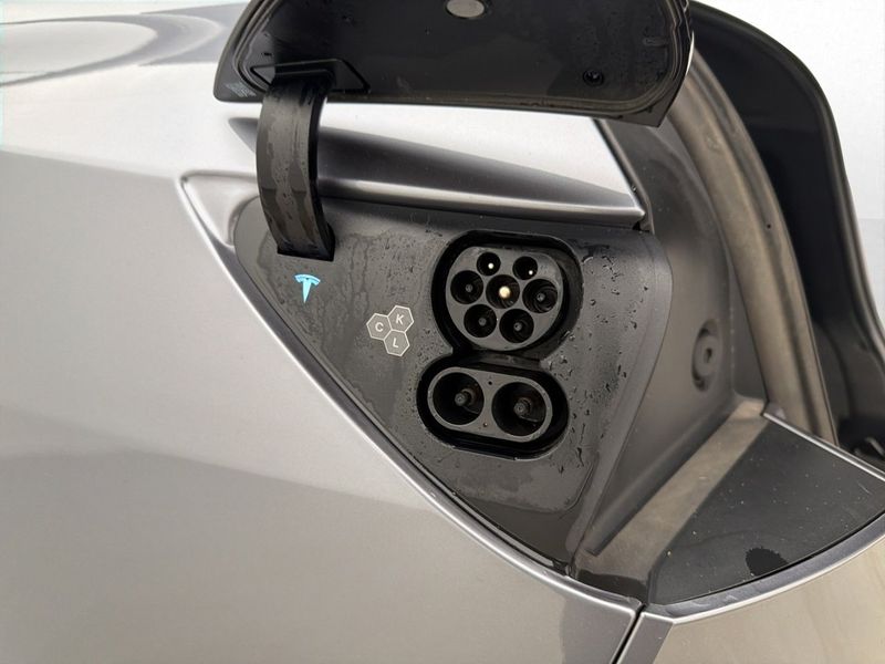 Tesla Model Y bild 12