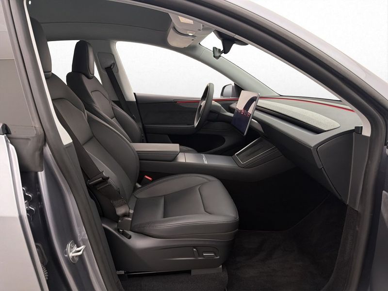 Tesla Model Y bild 28