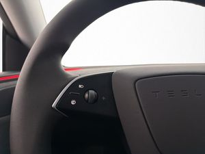 Tesla Model Y bild 17