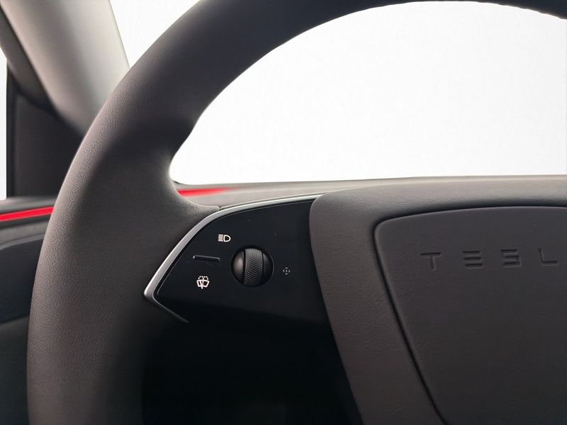 Tesla Model Y bild 17