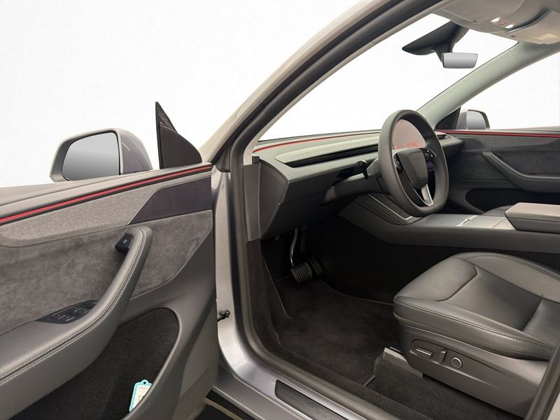 Tesla Model Y bild 13
