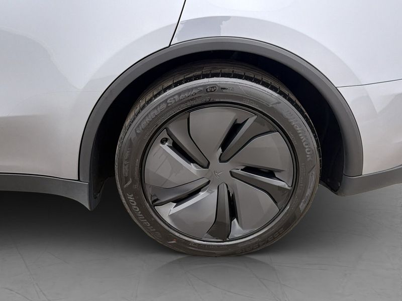 Tesla Model Y bild 34