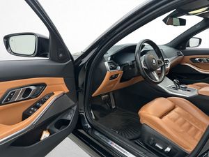 BMW 320 bild 12