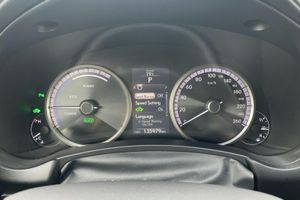 Lexus NX bild 10