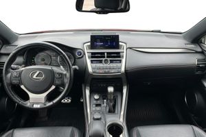 Lexus NX bild 6
