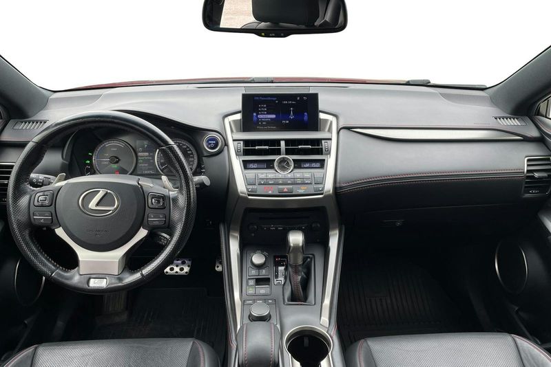 Lexus NX bild 6