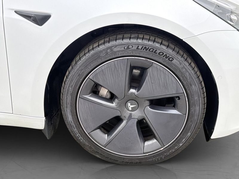 Tesla Model 3 bild 32