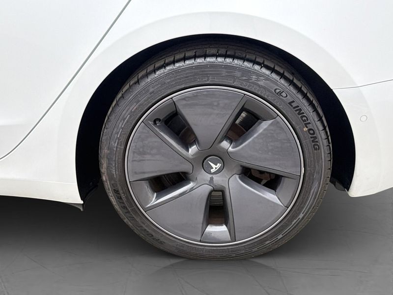 Tesla Model 3 bild 30