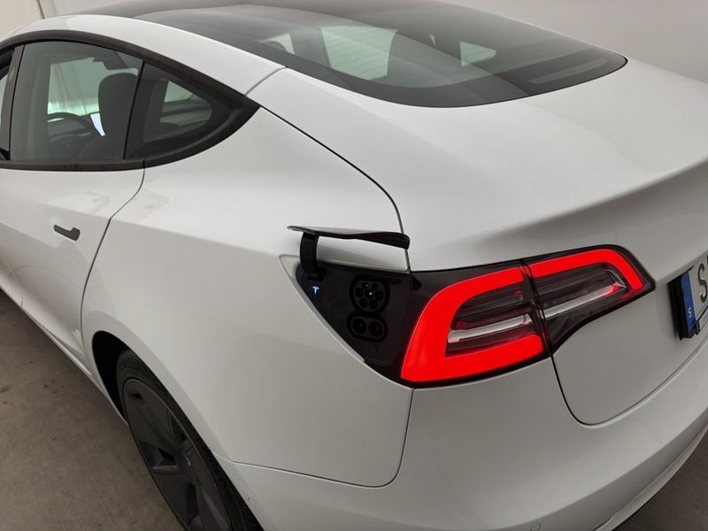 Tesla Model 3 bild 11
