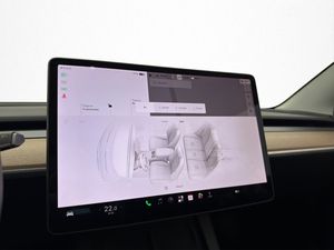 Tesla Model 3 bild 25