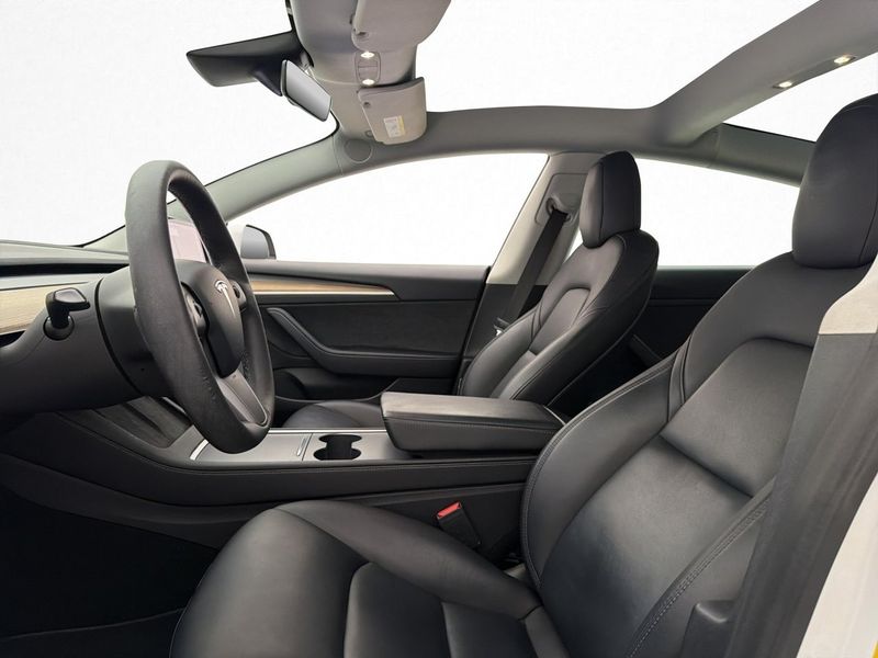 Tesla Model 3 bild 14