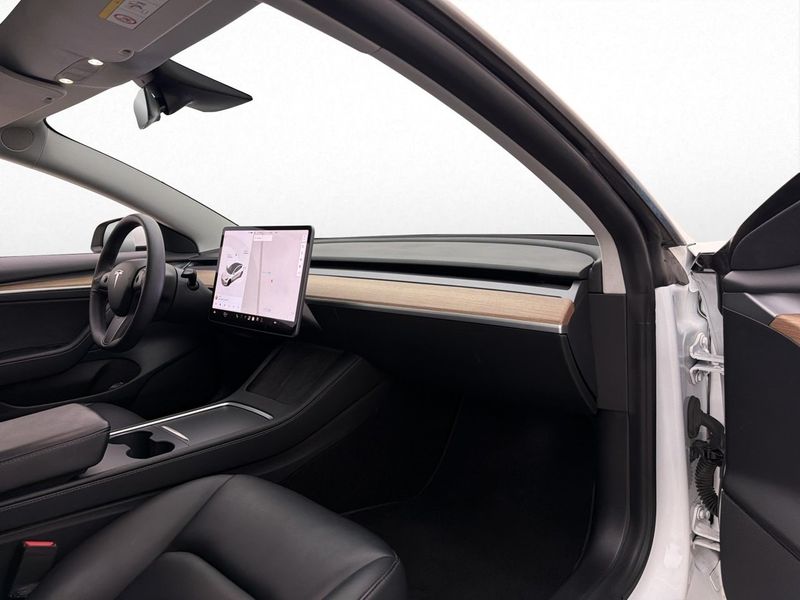 Tesla Model 3 bild 18