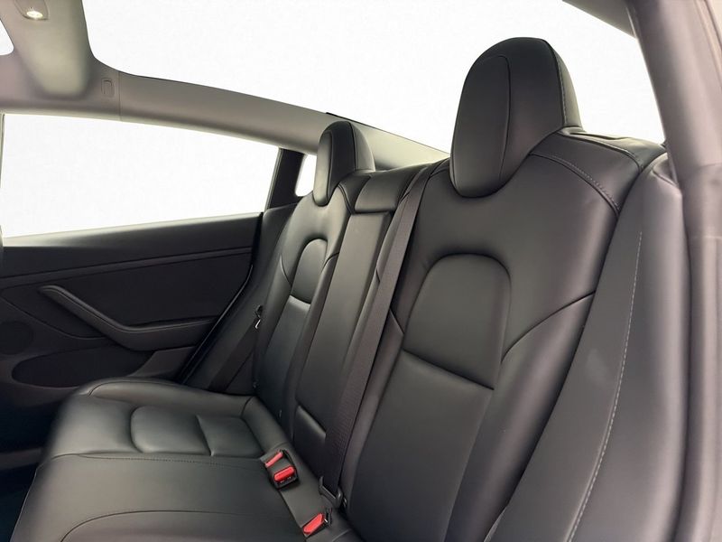 Tesla Model 3 bild 19