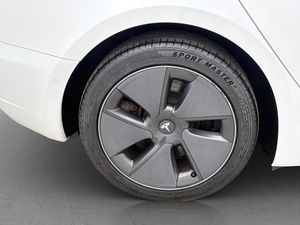Tesla Model 3 bild 31