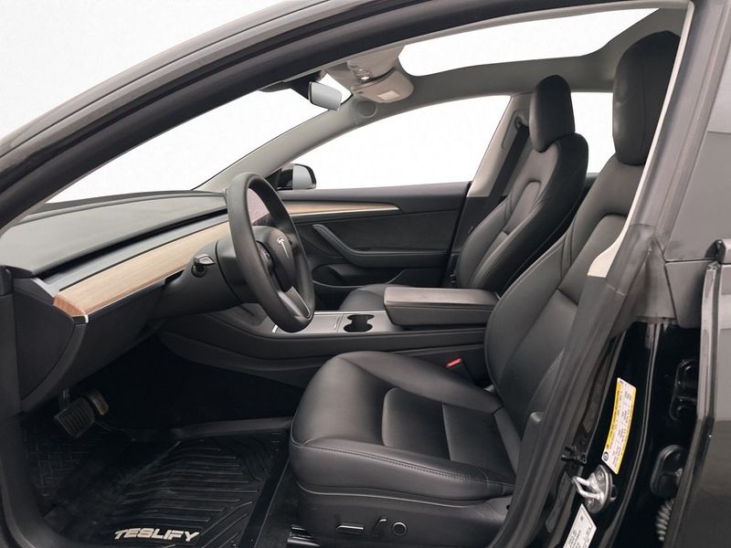 Tesla Model 3 bild 14