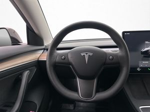 Tesla Model 3 bild 16