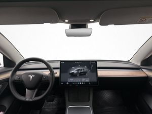 Tesla Model 3 bild 15