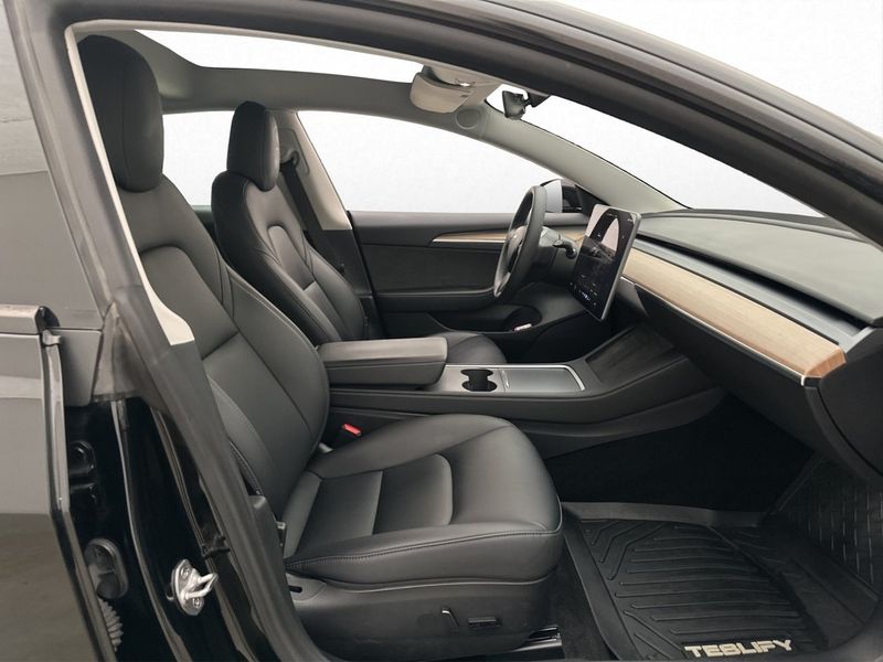 Tesla Model 3 bild 27