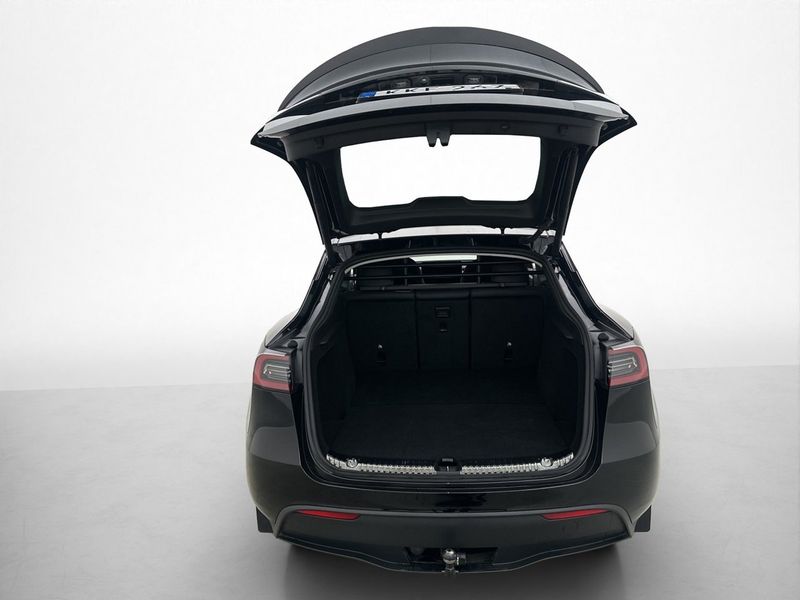 Tesla Model Y bild 11