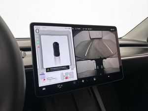 Tesla Model Y bild 28