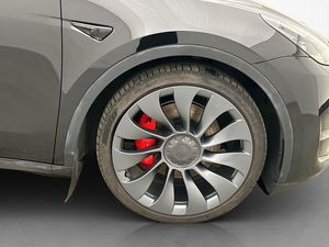 Tesla Model Y bild 32
