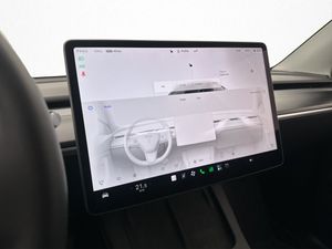Tesla Model Y bild 21