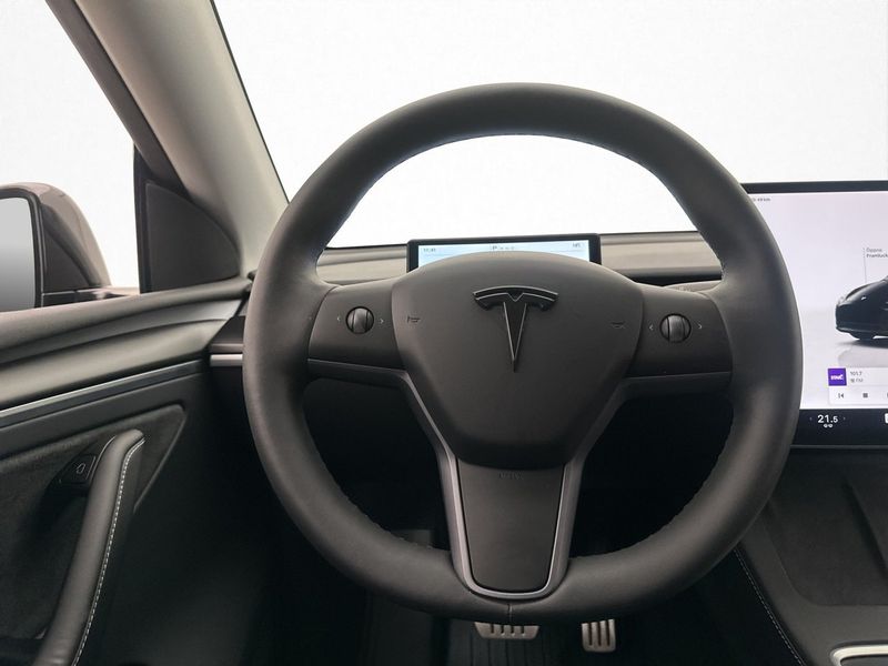 Tesla Model Y bild 15