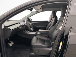 Tesla Model Y bild 13