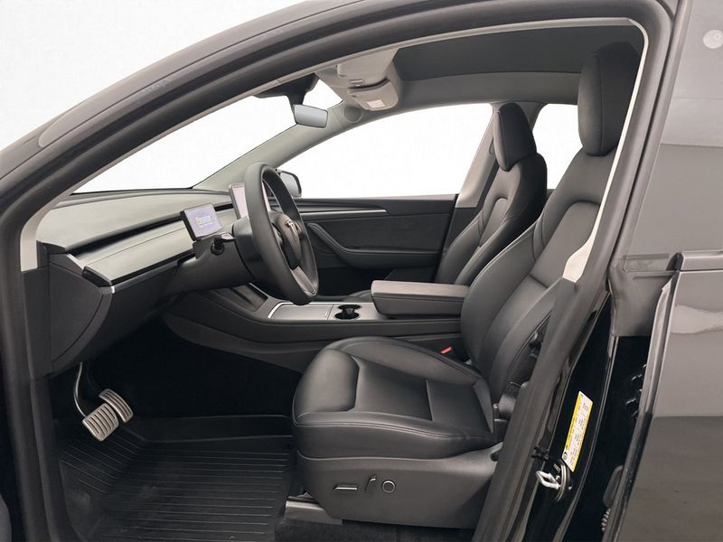 Tesla Model Y bild 13