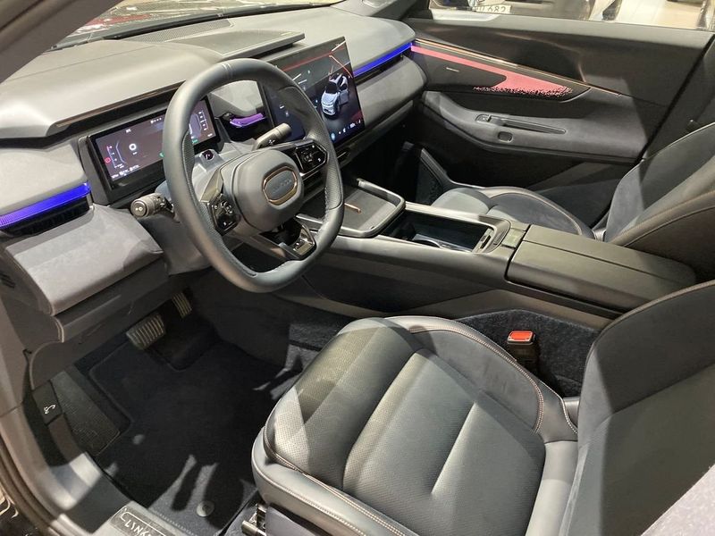 Lynk & Co 08 bild 13