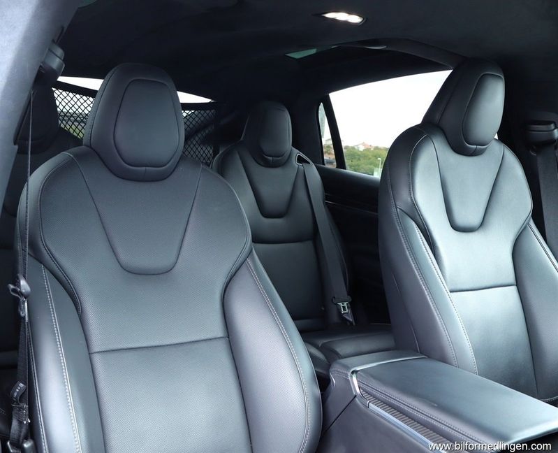Tesla Model X bild 6