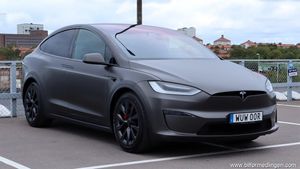 Tesla Model X bild 1