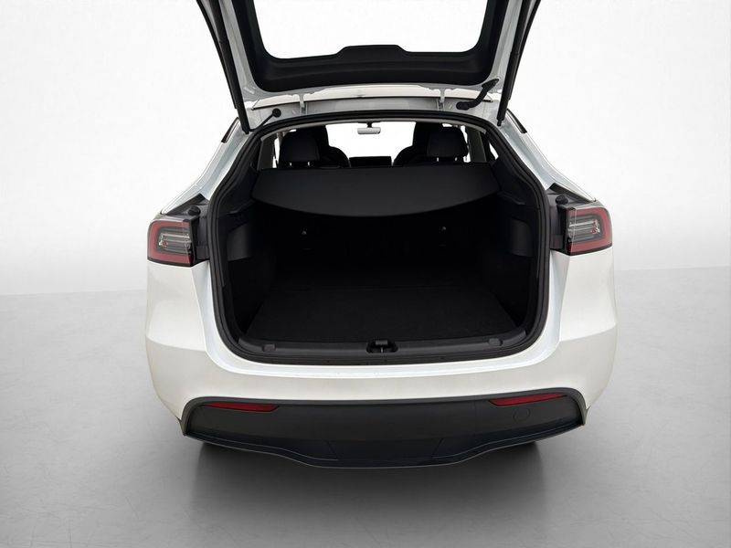 Tesla Model Y bild 10