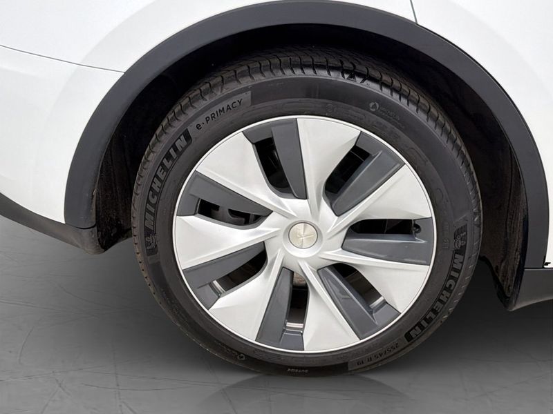 Tesla Model Y bild 29