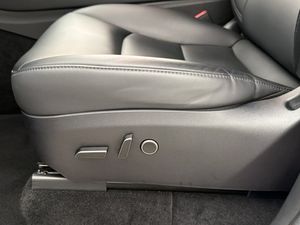 Tesla Model Y bild 24