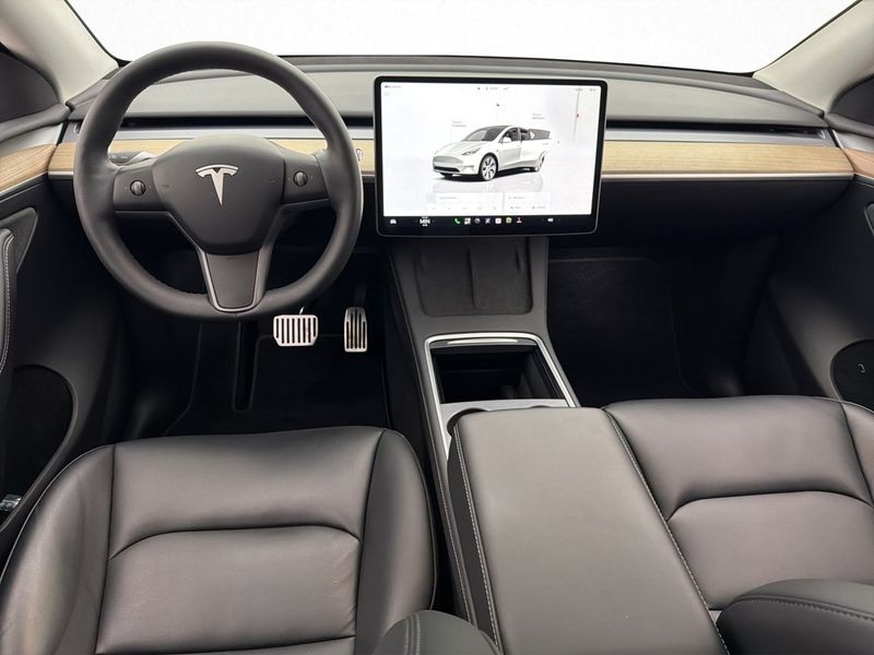Tesla Model Y bild 12