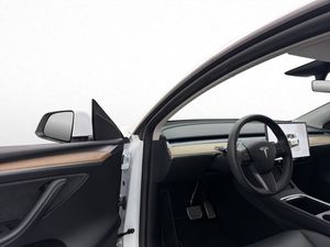 Tesla Model Y bild 30