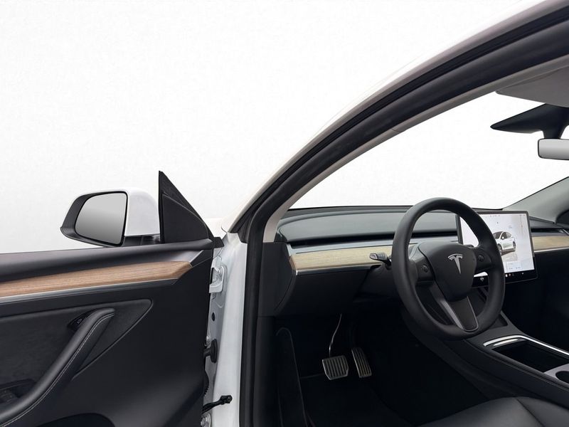 Tesla Model Y bild 30
