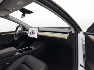 Tesla Model Y bild 31