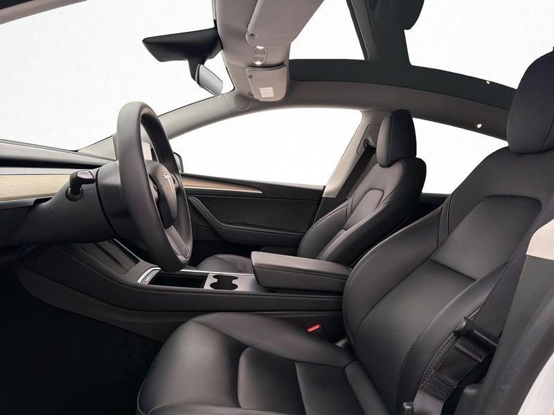 Tesla Model Y bild 11
