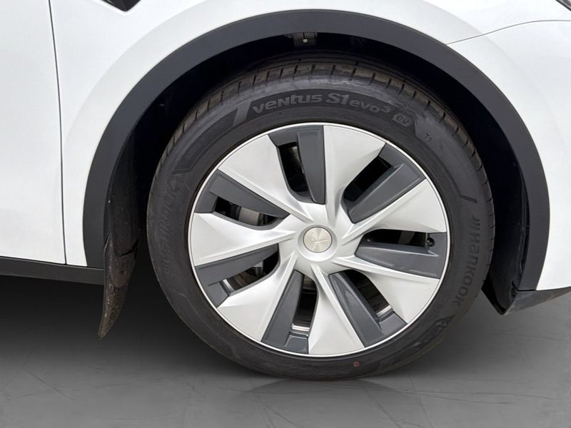 Tesla Model Y bild 28