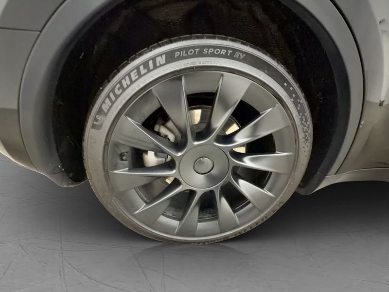 Tesla Model Y bild 31