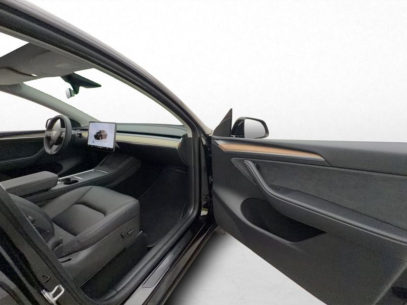 Tesla Model Y bild 34