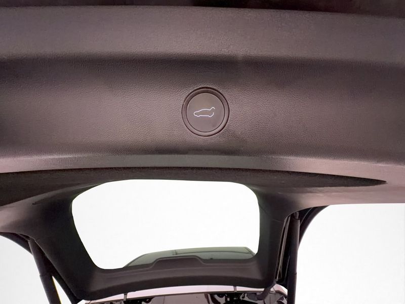 Tesla Model Y bild 28